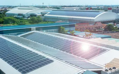 Solar panels on commercial roof in Virginia