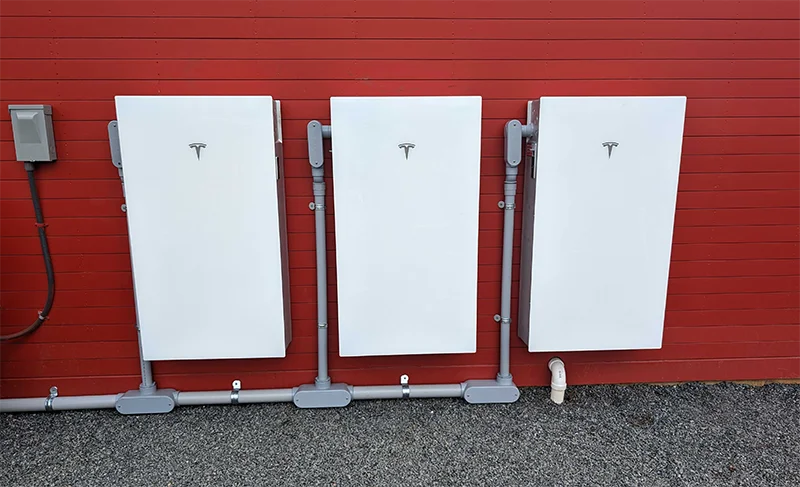 Modern batteries like the Tesla Powerwall 3, or Enphase IQ 5P can offer whole-home backup, with a seamless experience when the grid goes down