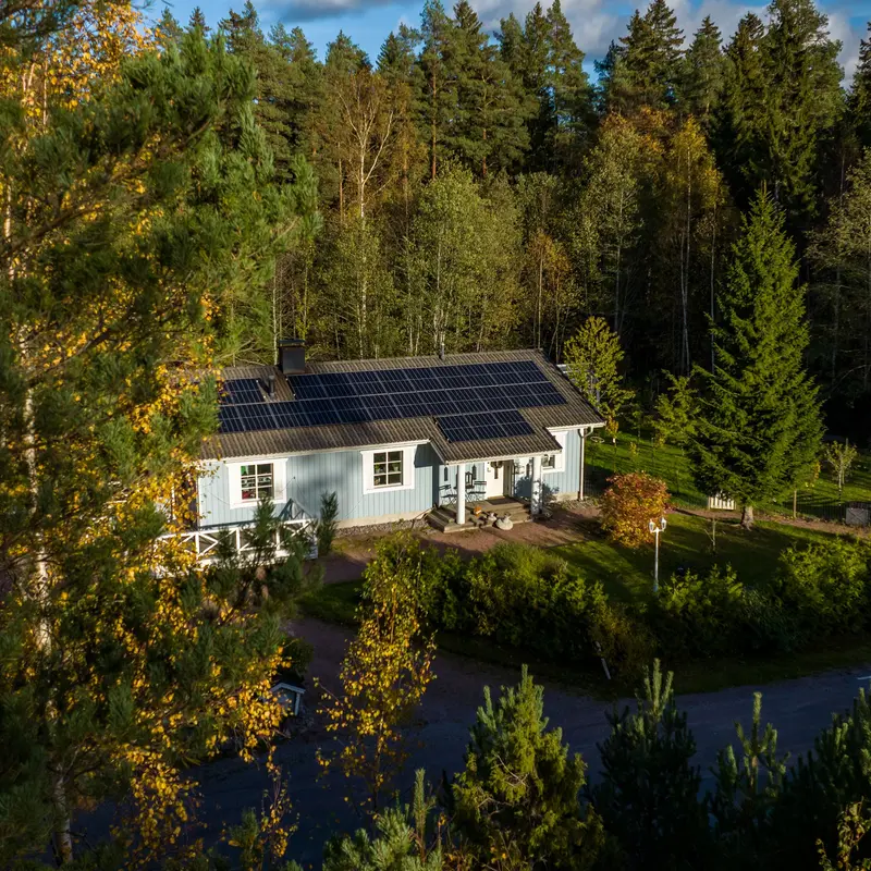 Rooftop solar systems are eligible for the 30% solar tax credit, or ITC