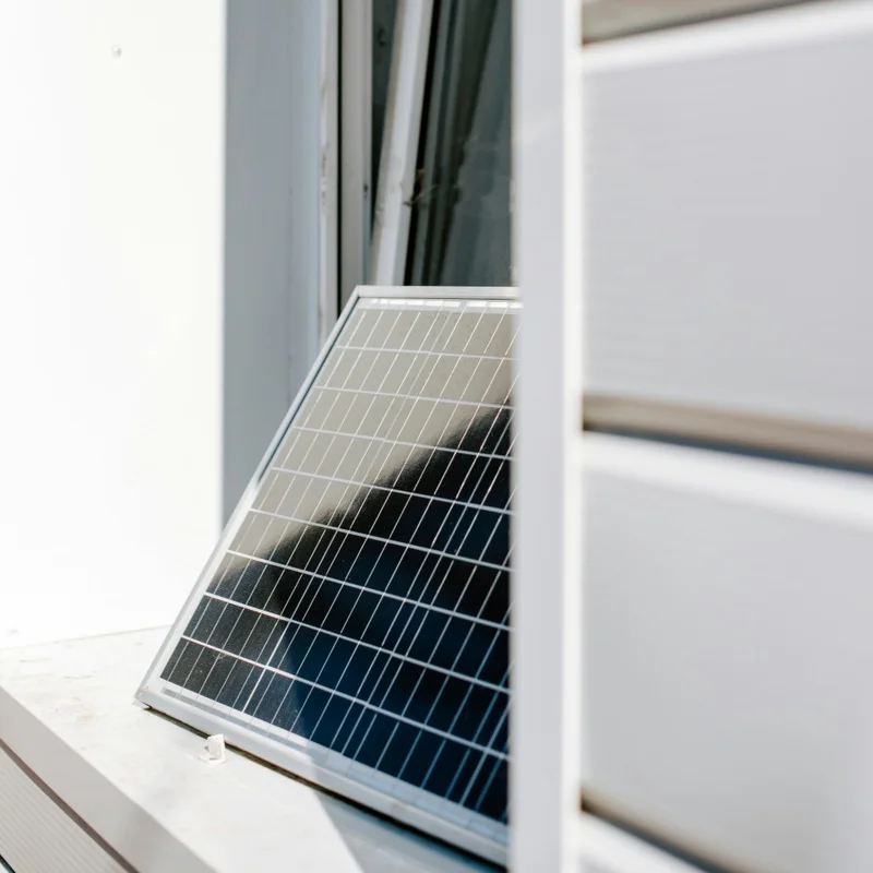 plug in solar panel outlet connection